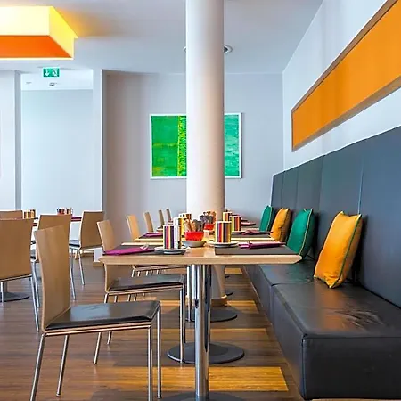 מלון Park By Radisson 4*